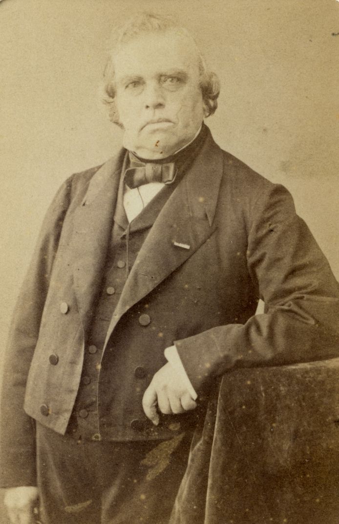 Nicolaas Pieter Jacob Kien, de langstzittende burgemeester van Utrecht (1839-1878). Foto is gemaakt tussen 1855 en 1865.