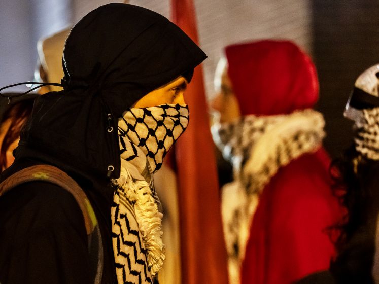 Dit is waarom zoveel pro-Palestijnse betogers een masker dragen (en wat het effect daarvan is)