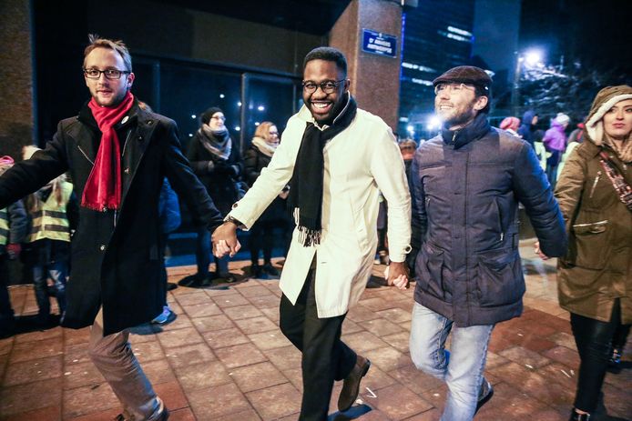 Gisteren was er aan het Noordstation en Maximiliaanpark een solidariteitsactie tegen een mogelijke politieactie.