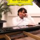 Daniël Arends is een virtuoze verteller, die zijn fraai geformuleerde zinnen steeds een verrassende klankkleur meegeeft ★★★★☆