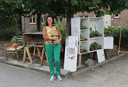Vicky Bourgoy heeft in de Lammekensknokstraat een stekjesbieb geopend, waar je plantjes kan ruilen.