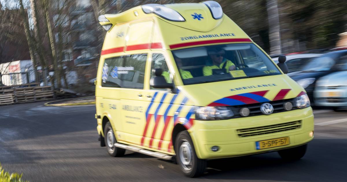 Wielrenner raakt ernstig gewond bij ongeval met landbouwvoertuig in Kortgene.