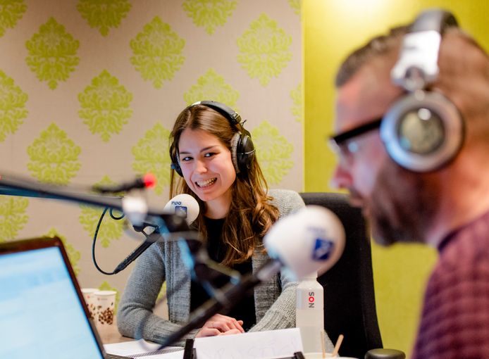 Amber Brantsen is nu nog medepresentator van het NOS Radio 1 Journaal