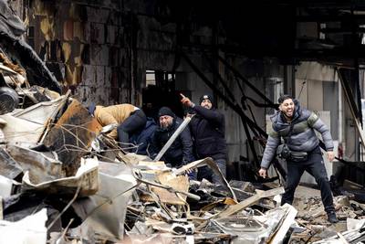 Familieleden halen zelf lichaam onder puin weg na explosie in Rotterdam: “Noodgreep om zelf iets te doen”