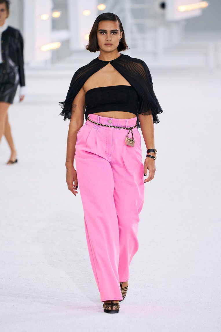 Jill Kortleve in Chanel s/s 2021 Beeld Imaxtree