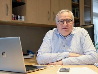 Dirk Devroey: “Voor eind januari hebben volwassenen hun booster. Daarna openen we een vaccinatiepunt voor kinderen”