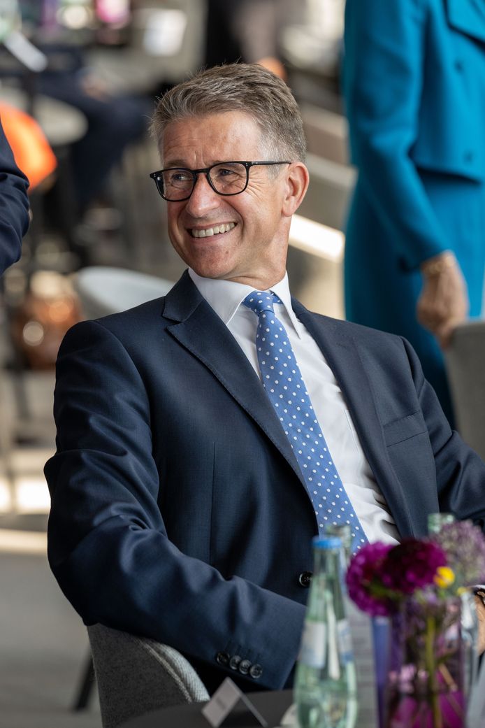 Er kan wel een lachje af bij Stefan Quandt, als de op vier na rijkste inwoner van Duitsland.