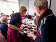 Open eettafel in Dorpshuis De Lier in Puiflijk, buurgemeente Druten. West Maas en Waal maakt in 2023 met haar initiatief Schuif samen aan! ontmoetingsavonden mogelijk in de verschillende dorpen.
