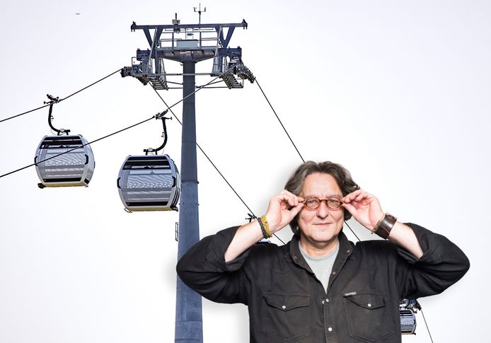 Kees Thies fantaseert al jaren over een kabelbaan boven Dordrecht. ,,Het lijkt me nog steeds het overwegen waard.''