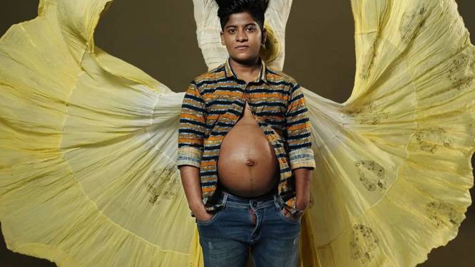 Les photos de grossesse de ce couple transgenre deviennent virales