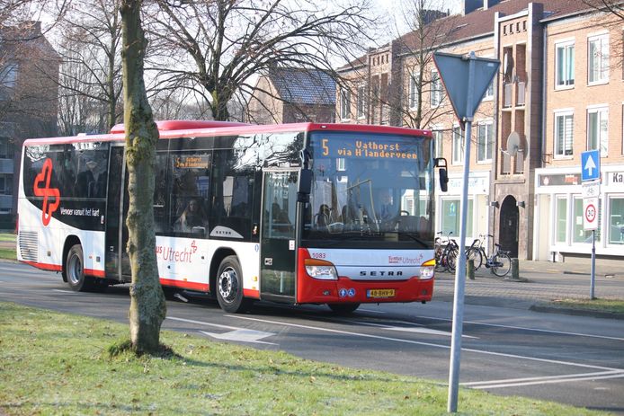 Tijdens de ochtend- en avondspits zullen enkele ritten van lijn 5 naar Schothorst komen te vervallen.