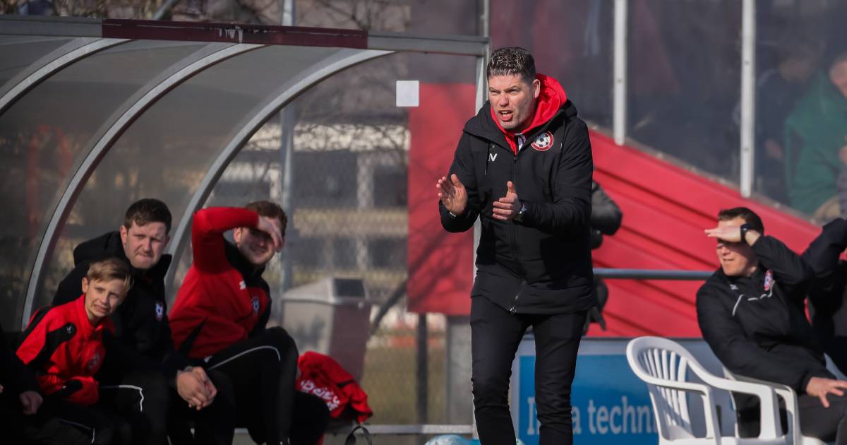 Vierdeklasser Mariënberg en trainer Arjan Visscher per direct uit elkaar: ‘We moesten dit besluit ne