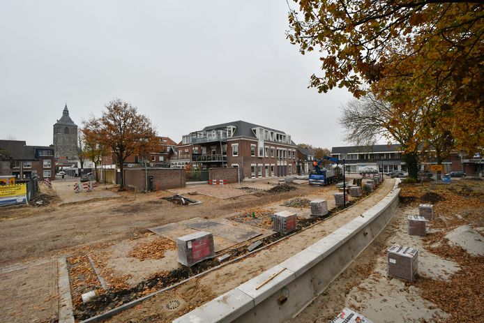 Waar het Singelpark de Deurningerstraat kruist, zou de gemeente graag het verleden van de stad zichtbaar willen maken. Bijvoorbeeld door iets te doen met de oude stadspoort, waarvan restanten zijn aangetroffen bij archeologische werkzaamheden voor het vroegere Topsport-pand.