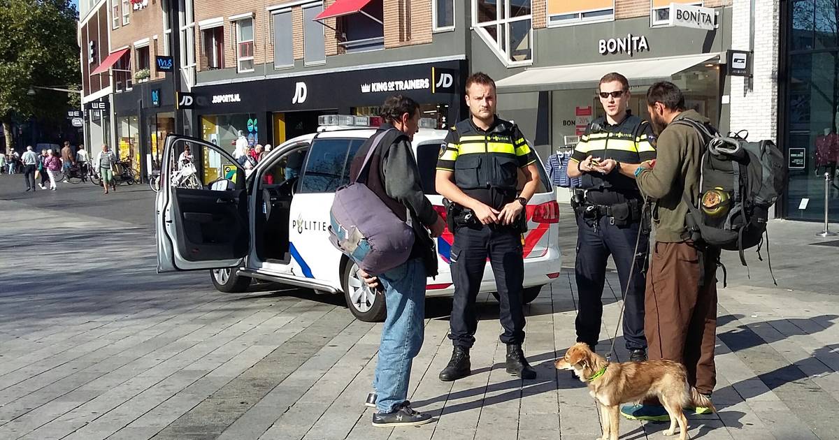 Hoe dinsdag opnieuw puppydealers tegen de lamp lopen in Enschede