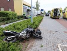 Automobilist (76) snapt niet hoe een motorrijder plots op zijn voorruit kwam; OM wil flinke boete