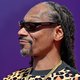 Inflatie voor iedereen: Snoop Dogg geeft persoonlijke jointroller opslag