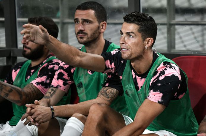 Anders dan was afgesproken bleef Ronaldo de hele wedstrijd op de bank.