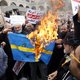 Vlagverbrandingen in moslimlanden uit protest tegen koranvernielingen in Zweden en Nederland