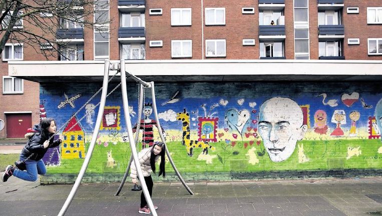In Nieuwendam-Noord wonen meer grote gezinnen en ook meer allochtonen dan in Amsterdam als geheel. Beeld Werry Crone