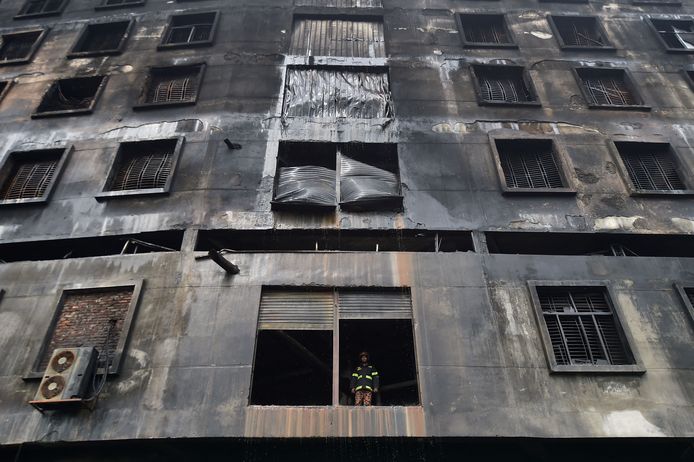 De brandweer vond de lichamen van 48 slachtoffers op de derde verdieping van het fabrieksgebouw. Volgens de politie ging het om "moord met voorbedachten rade".