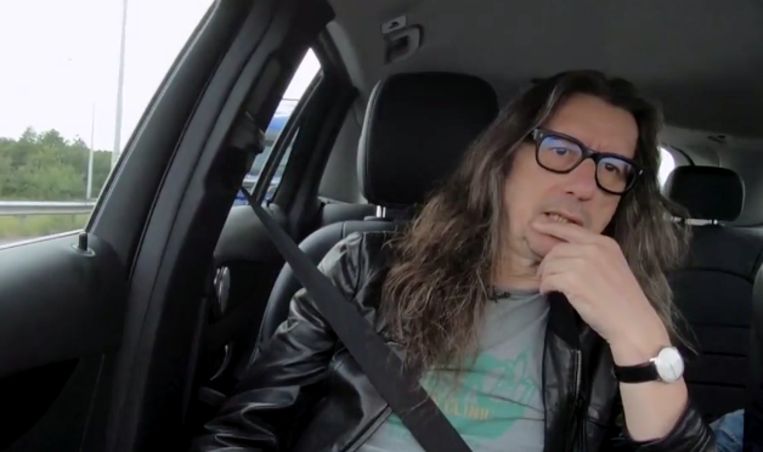 Herman Brusselmans laat in zijn tachtigste boek de humor meer dan ooit tempeesten. Beeld HLN