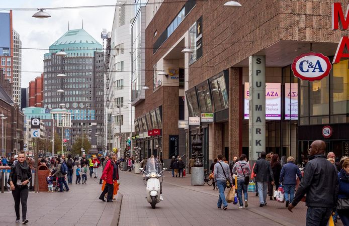 De Grote Marktstraat in het winkelcentrum van Den Haag.