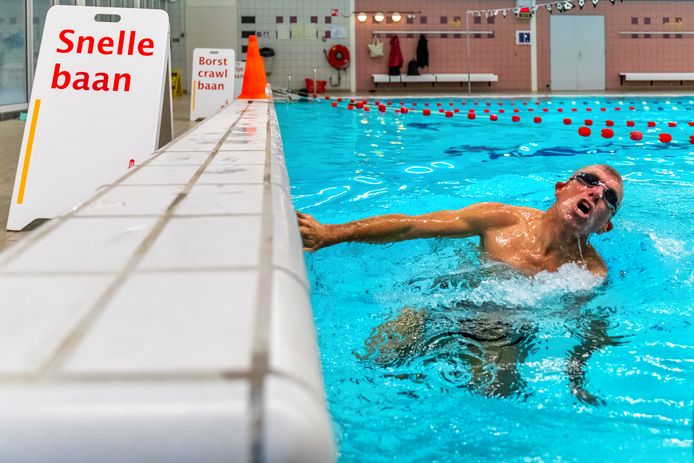 Welkom bij nieuwe baantjes zwemmen: en douchen zijn verboden | Utrecht | AD.nl