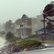 Cyclonen trekken spoor van vernieling in Australië