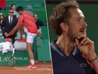 KIJK. Djokovic krijgt het aan de stok met umpire en trapt zijn racket aan flarden - “Meest onfaire speler ter wereld” Medvedev legt publiek zwijgen op