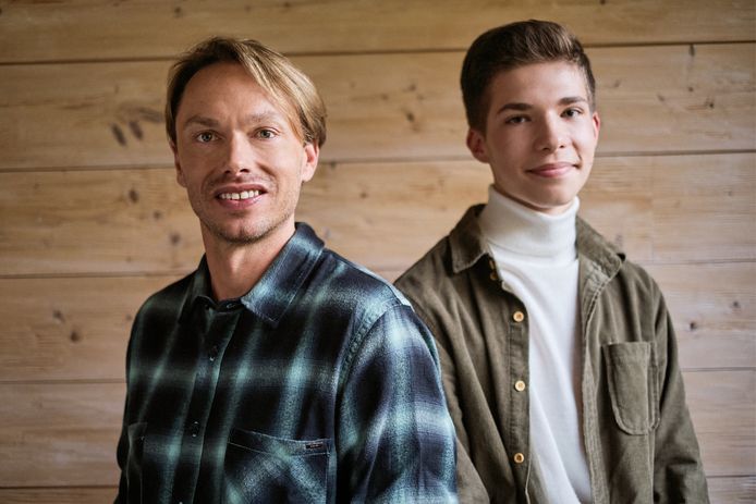 Regi samen met de 16-jarige Brent.