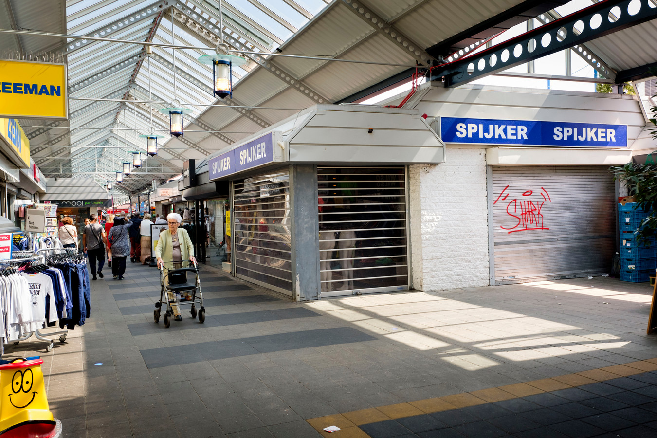 Toch geen winkels op Bachplein kwartiermaker moet renovatie Hof van Spaland versnellen Foto AD