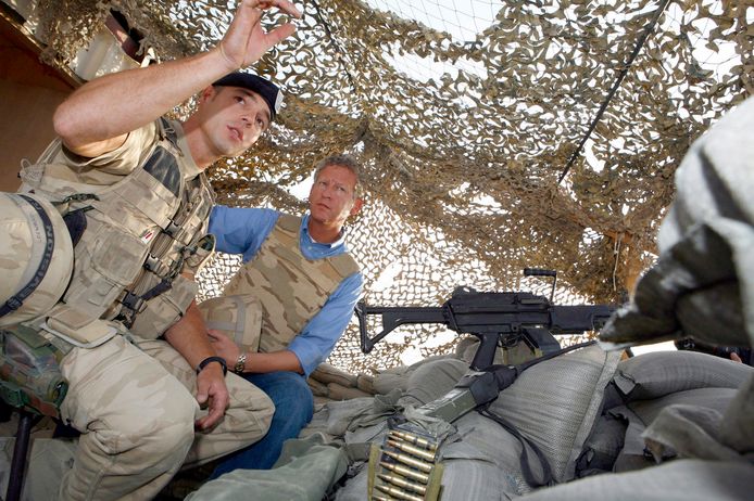 Toenmalig minister Pieter De Crem (CD&V) op bezoek bij de Belgische militairen in Kabul in Afghanistan in 2008.