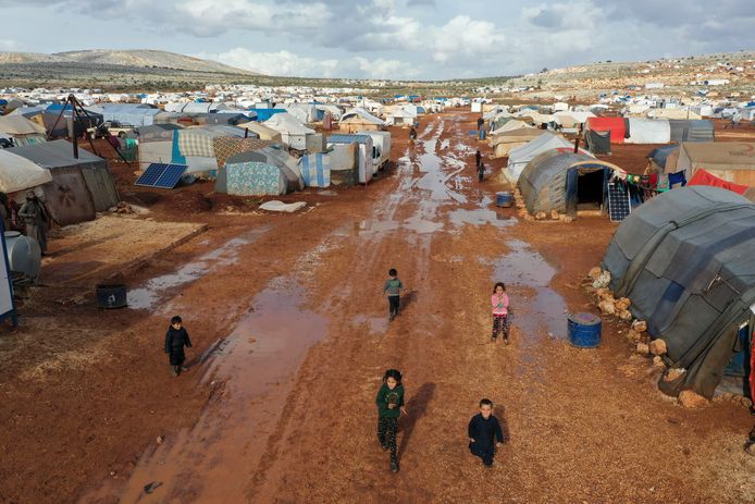Syrische vluchtelingen in een kamp in het dorpje Kafr Aruq, in de Syrische provincie Idlib.