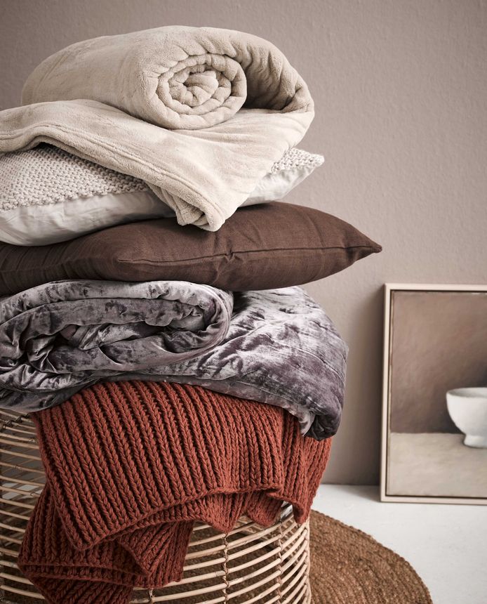 Van heerlijke plofkussens tot fluweelzachte plaids: als er één plek in huis schreeuwt om comfort, is het de zetel.