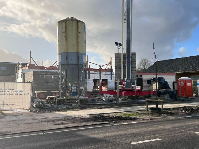 Een 17-jarige stagiair kwam woensdagochtend om het leven bij een arbeidsongeval op een bouwwerf in Opoeteren.