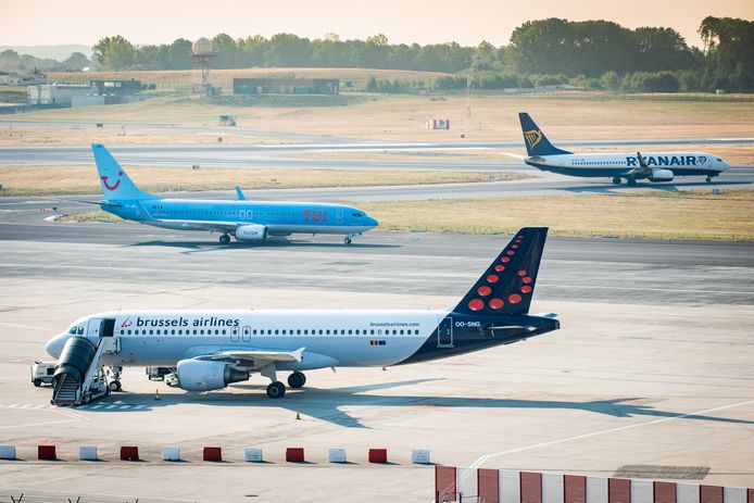BEUC focust zich op acht grote luchtvaartmaatschappijen waaronder Ryanair, Air France, KLM en Easy Jet. 
Test Aankoop in het bijzonder richt zijn pijlen op Brussels Airlines en TUIfly.