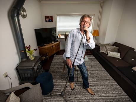 Aan Henks hemelse jaren met zijn ‘lieve Els’ kwam een eind en nu ook aan de muzikale reis met Johnny Teardrop & the Tissues