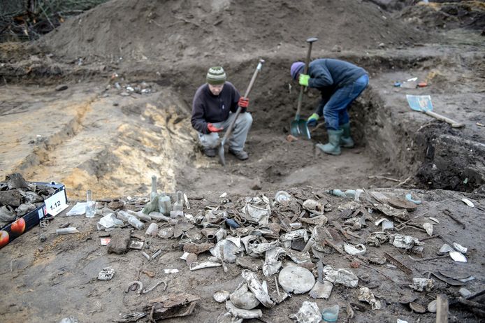 Archeologen, in 2017, aan het werk op het terrein van voormalig nazi-vernietigingskamp Sobibor.