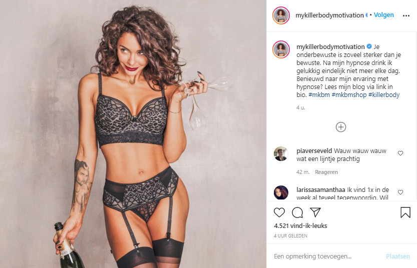 fajah-lourens-uit-de-kleren-na-hypnose-en-lil-kleine-te-groot-voor