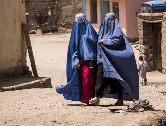 Vrouwen in Afghanistan mogen niet meer vliegen zonder mannelijke begeleider