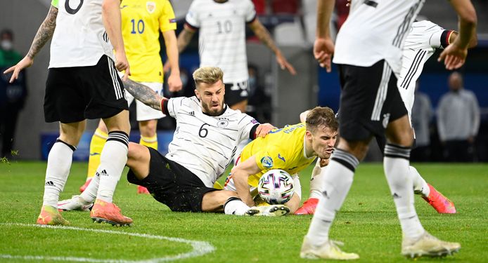 Niklas Dorsch in actie voor Duitsland U21