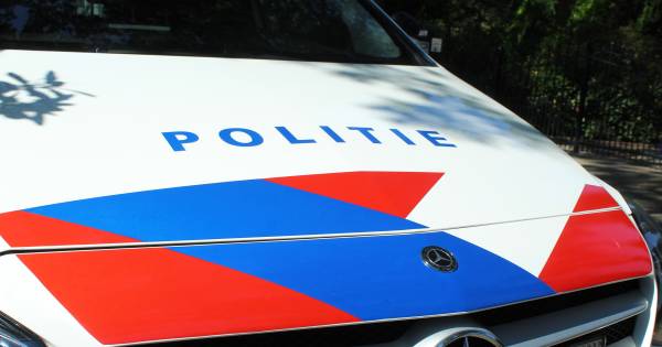 Politie maakt einde aan illegaal schuurfeest in Kamerik met 80 bezoekers.