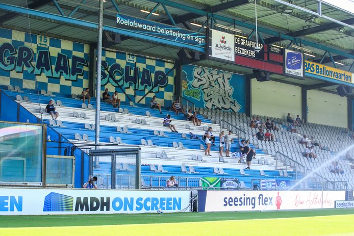 De Graafschap Fans Met Seizoenkaart Kunnen Slechts Naar Helft Van De Wedstrijden Toe De Graafschap Gelderlander Nl