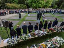 Duizend mensen in stilte, Enschede herdenkt gevallenen in Volkspark