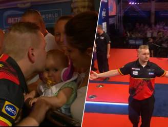 “Zij geeft mij zo een boost”: secure Dimitri Van den Bergh voor ogen van dochtertje naar kwartfinale World Matchplay