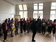 Oekraïense leerlingen schakelklas verwelkomd met volkslied: ‘Indrukwekkend’