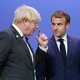 Boris Johnson en Emmanuel Macron bekvechten als schooljongens, maar ze kunnen ook niet zonder elkaar