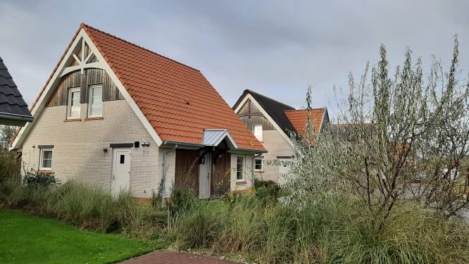 Dit is het huis van Louis van Gaal in Nieuwvliet, voor 437.500 euro kan het van jou zijn