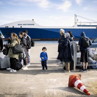 COA cancels bus link to city for asylum ship residents in Western Port Area