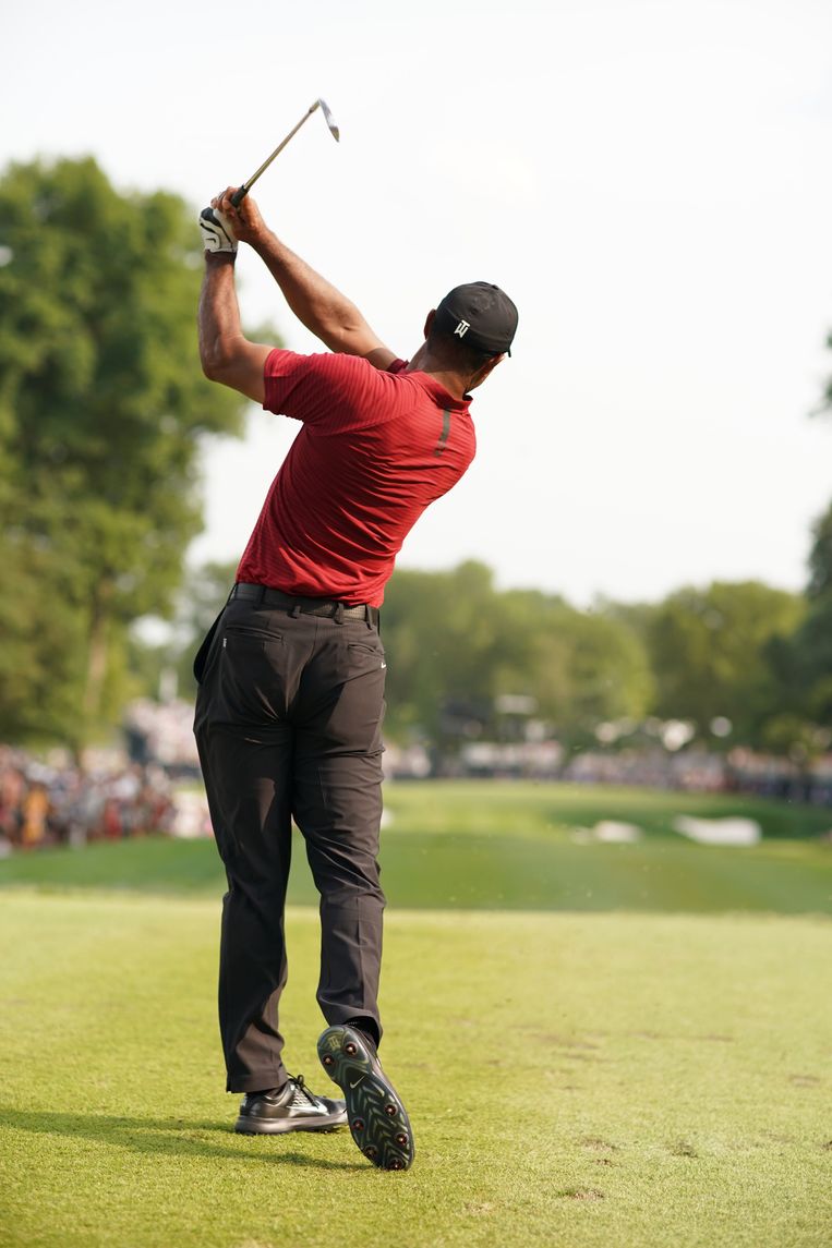 Tiger Woods slaat af bij het honderdste PGA kampioenschap. Beeld AFP